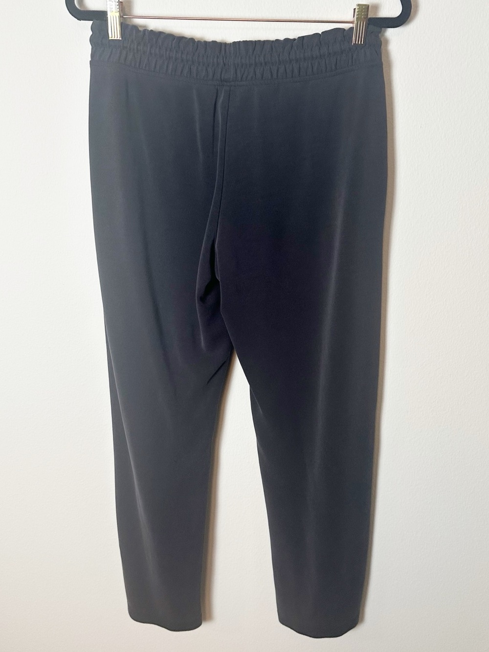 Athleta Seasoft Mid Rise Straight Leg Sweatpant Pant Washed Black Dark Grey M - Picture 4 of 10